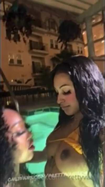 💆🏽‍♀️
