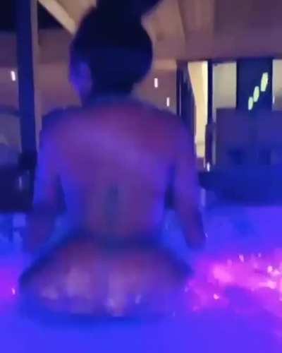 Pool splash