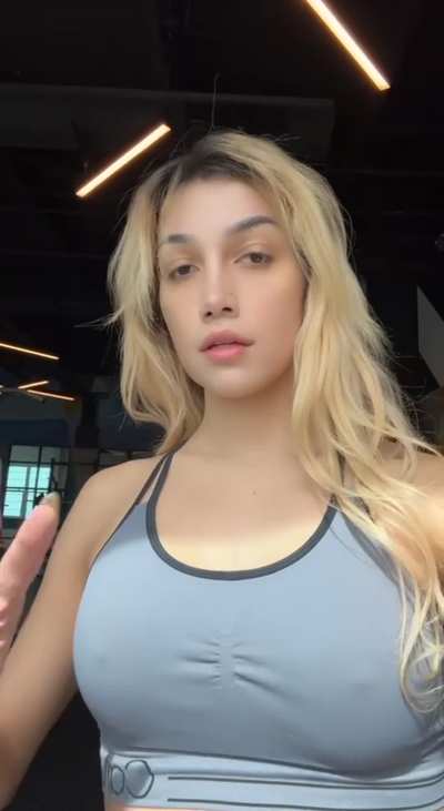 Leave a 💦 if you accept nudes from a cute blonde trans girl