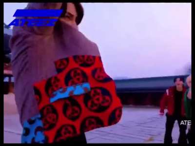 I saw someone on twitter say that this clip of jongho looked like a smash bros victory screen so i