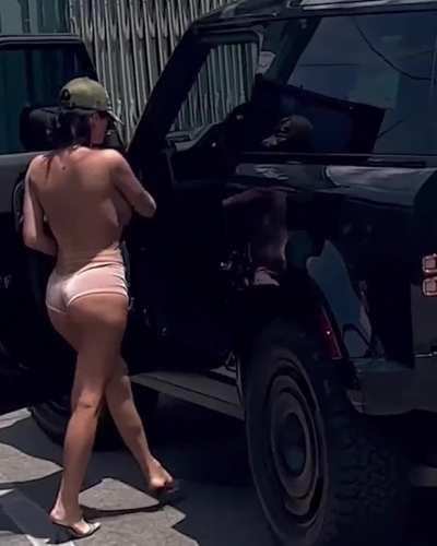 Bianca Censori's perfect rack