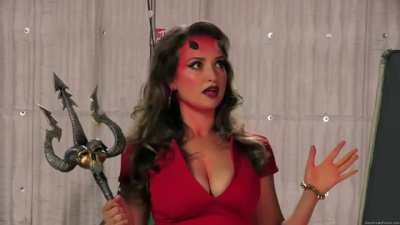 Milana Vayntrub