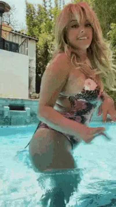 Bebe Rexha so thicc