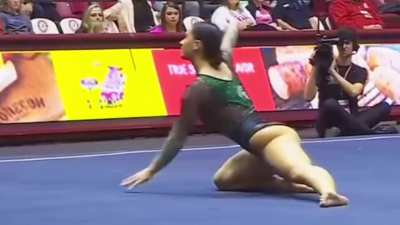 Michigan State&rsquo;s Delaine Harkness 💚🤍🤸&zwj;♀️