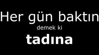 Dondurmacıya sade dondurmayı &ccedil;ok sevdiğimi s&ouml;ylerim ve sade dondurma isterim.Dondurmacı: