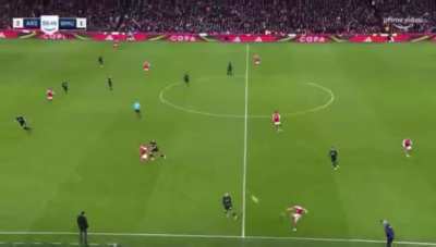 There&rsquo;s &lsquo;One Arsene Wenger&rsquo; rings around the Emirates Stadium once more!