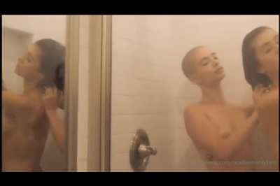 hot lesbian