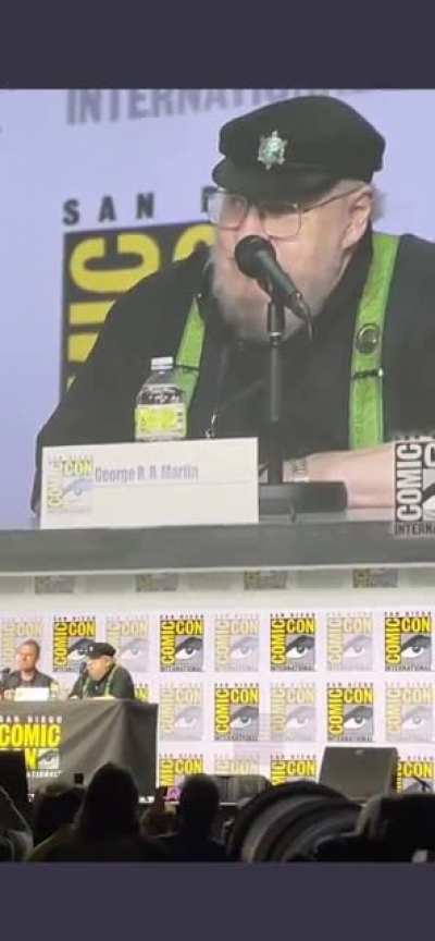 George R.R Martin Throwing Shade at Dan &amp;amp; Dave