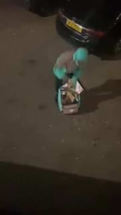 Food delivery driver starts throwing food at customer who wants him to walk food upstairs