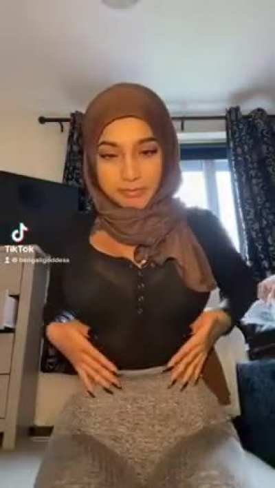 Sexy Asian girl