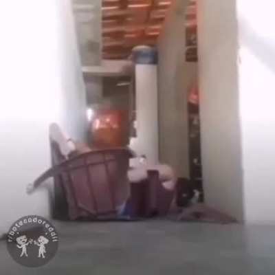 😂