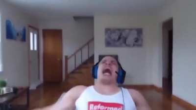 *Volume Warning* Me after 4 days of grinding the "Kill 25 players with Seismic Crash" challenge with Inara in TDM vs bots