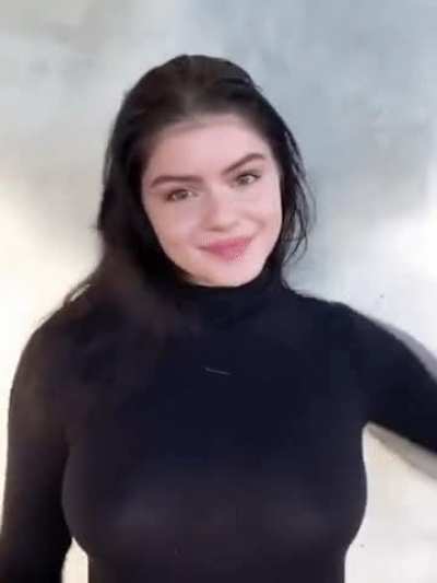 Ariel Winter "subtly" showing off her big pierced titties