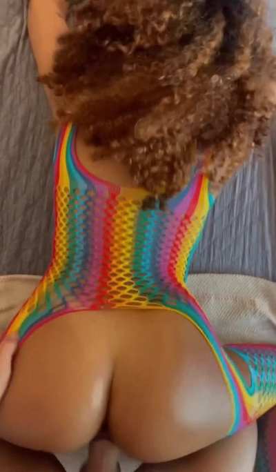 He told me &ldquo; you&rsquo;re built like a goddess &ldquo; 👑🌈🐳🍭