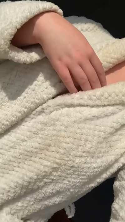 Robe reveal 😈 [OC]