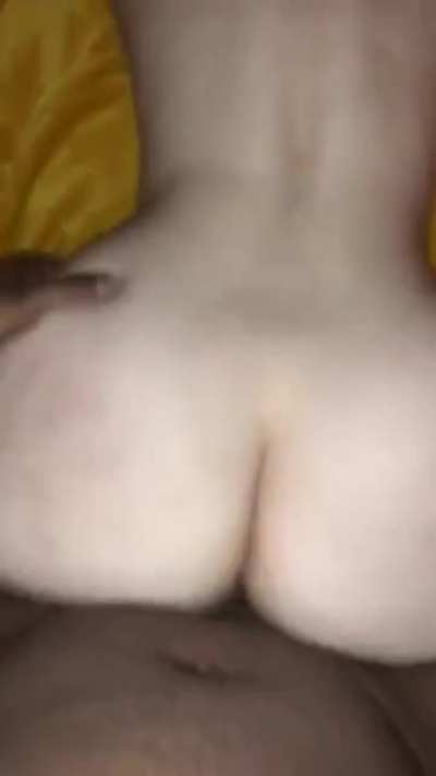 Blondie get smashed