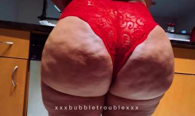 Big cakes for clapping 🙇🏻&zwj;♀️