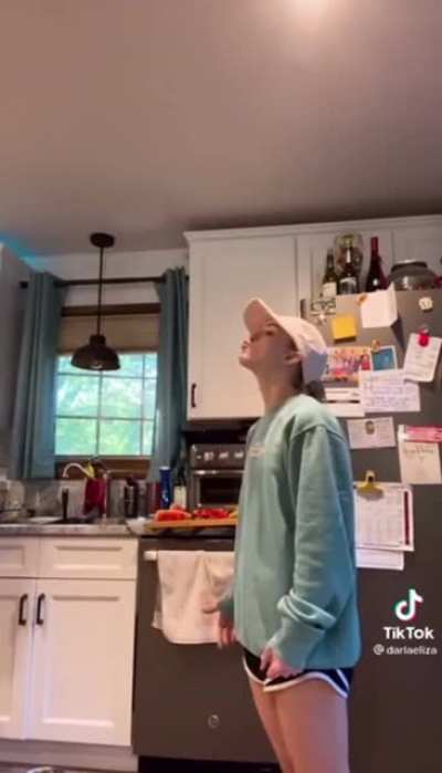 How a 6&rsquo;6 guy kisses a 4&rsquo;11 girl