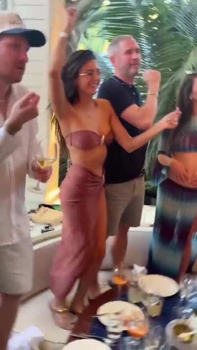 Party time with friends - IG December 2025