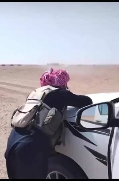 [ enemy visible + graphic] today&rsquo;s clashes between Iraqi tribesmen of al Jighaifa tribe with isis combatants in Anbar desert. The clashes ended with multiple isis members killed and one of their hideouts got destroyed.