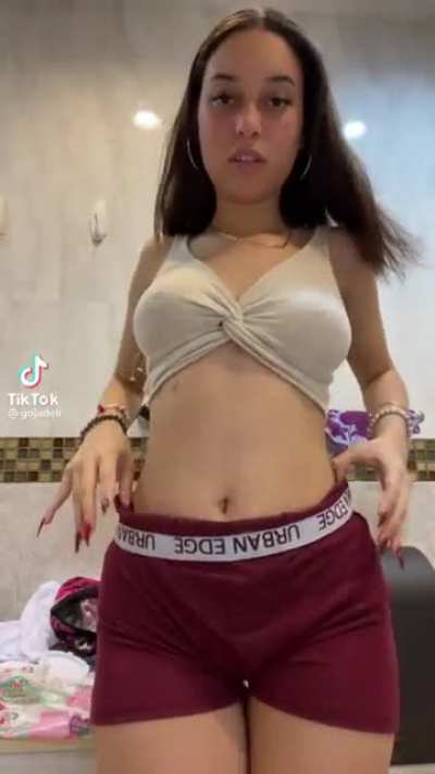 Let&rsquo;s just enjoy her free shit 👍don&rsquo;t send this thot another penny