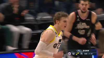 [Highlight] Zubac gets Finnished by Lauri Markannen!