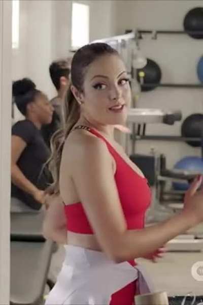 Liz Gillies