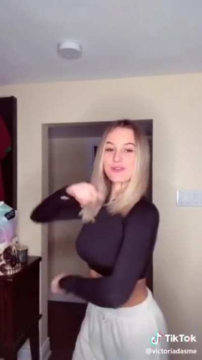 That tight top and that jiggle.