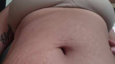 latina full of gas belching