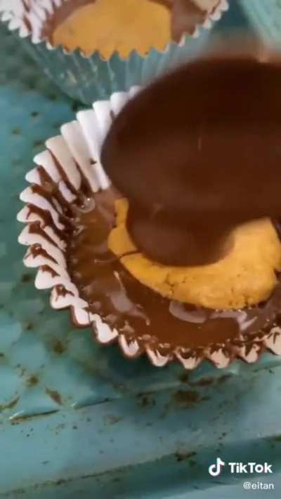 Homemade Reece&rsquo;s Peanut Butter Cups