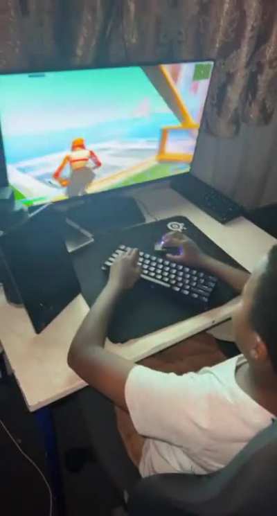 Hey deo fam I gotta a lil brother named Leo and all he does is play video games do y&rsquo;all have any suggestions to help me stop his addiction?