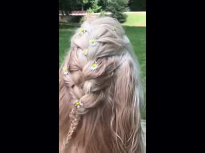 Sophie&rsquo;s hair is phenomenal.