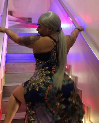 Assquake on the stairs