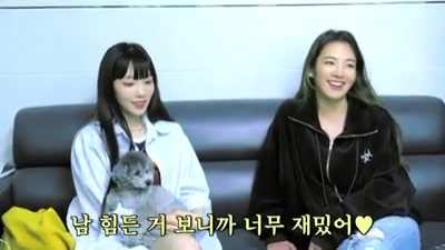 Hyoyeon on Instagram: . 태연이랑 무슨일이 있었을까나~??! . . Youtube 풀버젼🎥 👉🏻  