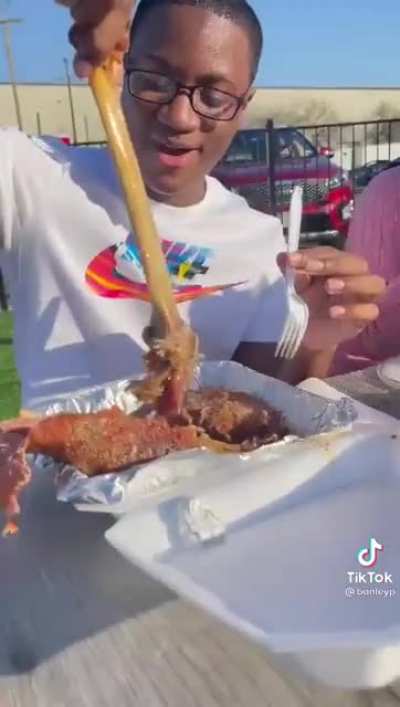 I just love when meat slides off the bone like that😩