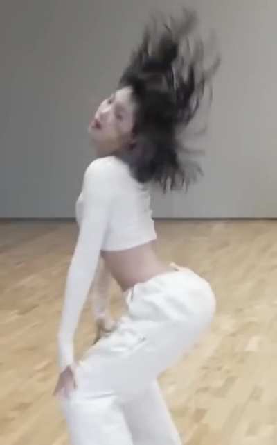 Chaewon of LE SSERAFIM