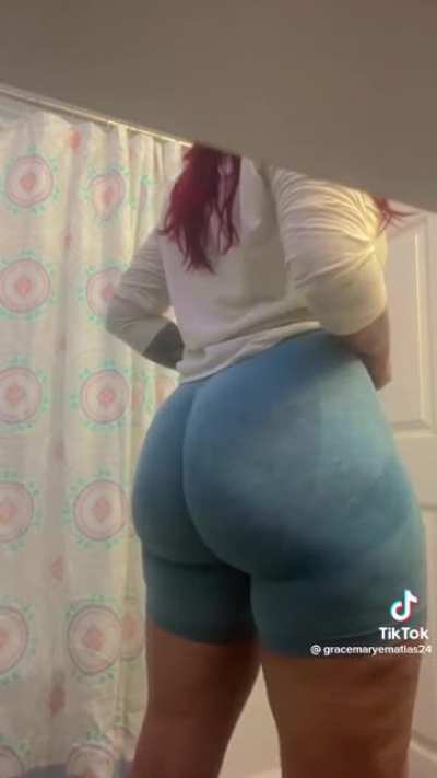⠀