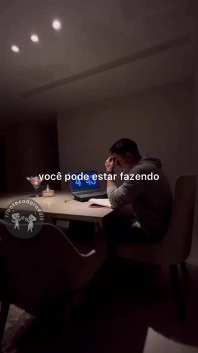 Presta aten&ccedil;&atilde;o nesse v&iacute;deo aqui, rapidinho