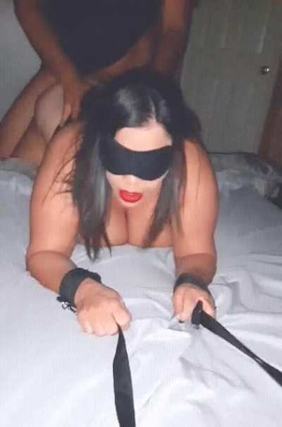 🚨 LAST CALL 🚨 My "Fuck-a-Fan" contest ends at 6PM (PST) today! ⌛ The winner will have me ALL to himself tonight (09/14) while my Hubby watches and records. 🙊 To enter, slide into my DMs and give it your best shot! 🎯 If chosen - you must travel to Helendal