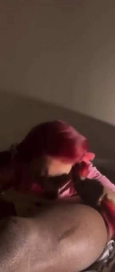Ik it&rsquo;s not her but do anybody know who this is ??
