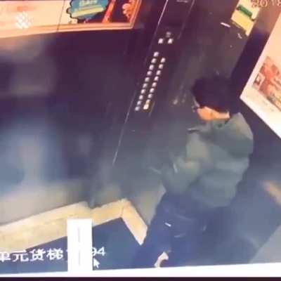 WCGW Playing elavator roullette