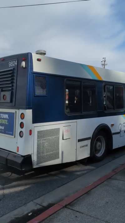 1998 New flyer D40LF Takeoff (Santa Cruz Metro)