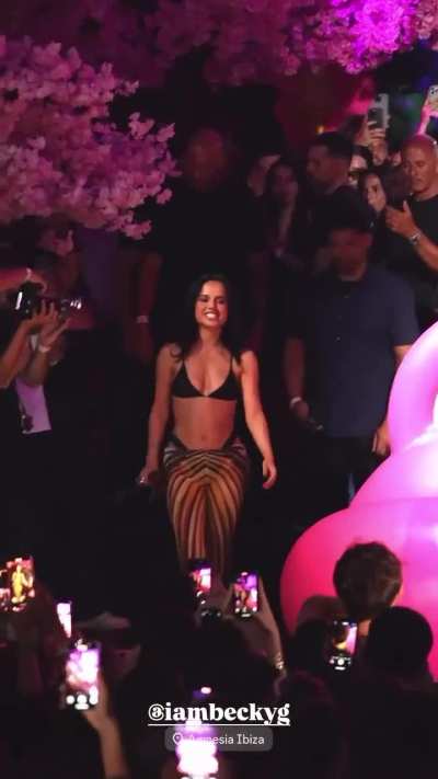 Becky&rsquo;s BRESH entrance on stage from yesterday in Ibiza, Spain (7/5/2025)