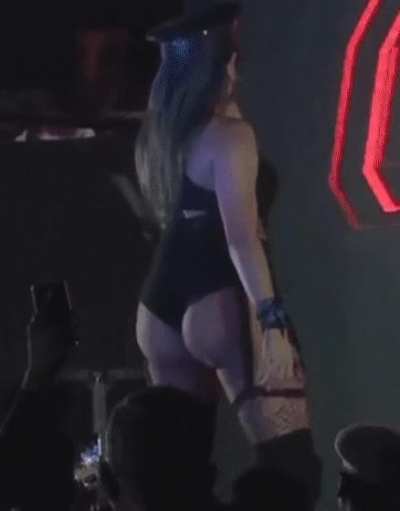 Rebel jiggles
