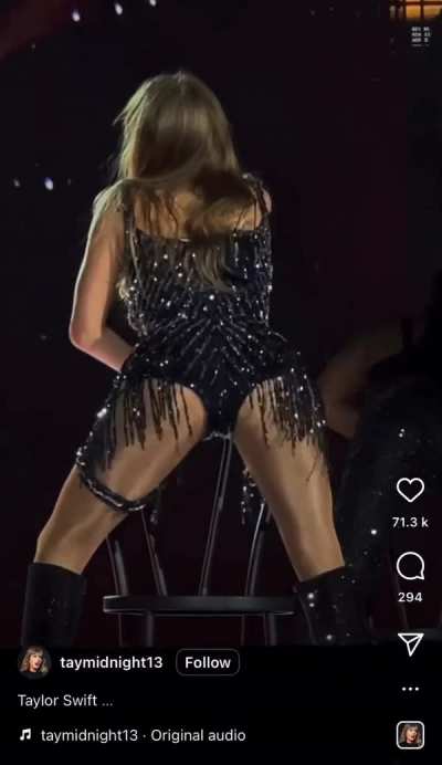 Jerking to Taylor&rsquo;s ass