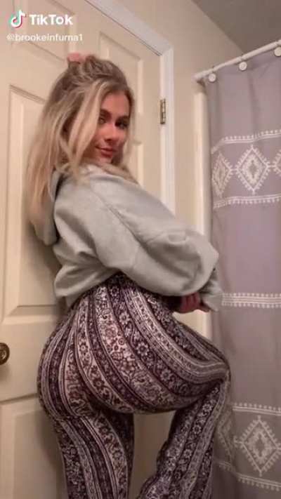 Soft & Jiggly No.126 (I Can’t Get Enough Of Her) 😱😍🤤🍑
