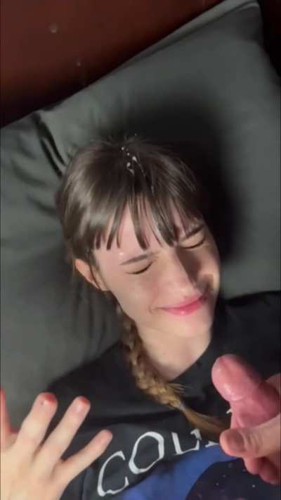 (f20 oc) i love getting hot loads dumped on my face! 😇