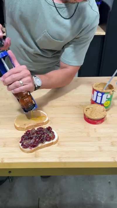 How men make a sandwich.