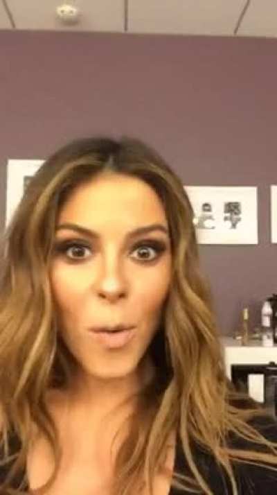Maria Menounos shows off her bust