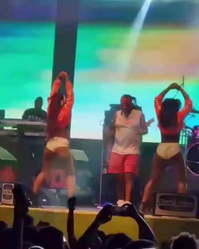 Machel Montano's dancers are top tier! 🍑😋😍